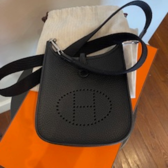 SOLD!!! ERMES Taurillon Clemence Evelyne -TPM in Black - Picture 1 of 6